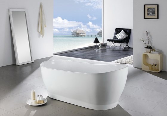 4 Foot Short Free Standing Bathtub , White Narrow Oval Freestanding Tub
